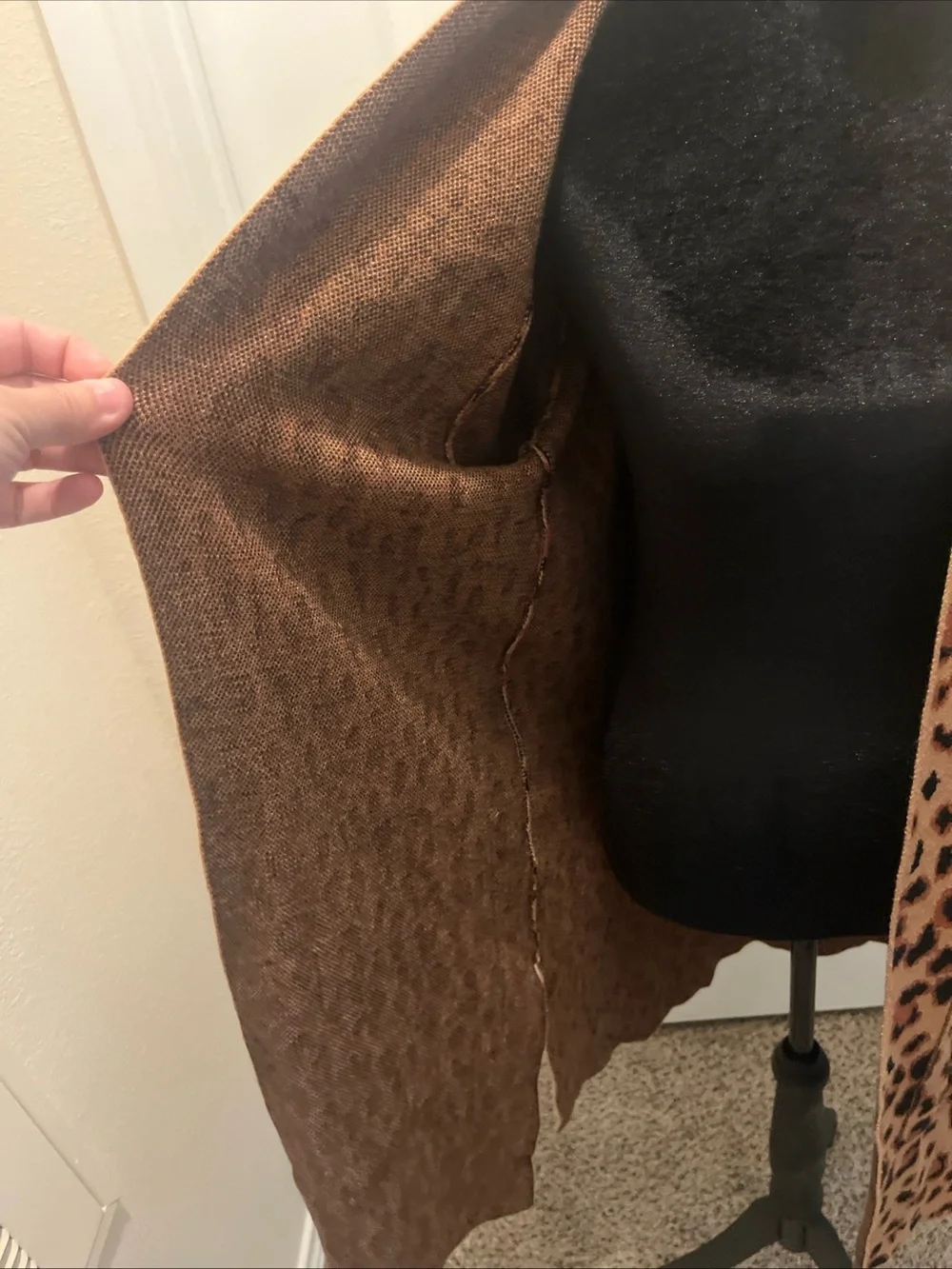 Rachel Zoe Leopard Print Cardigan Soft Size Large Front Pockets - Picture 9 of 11
